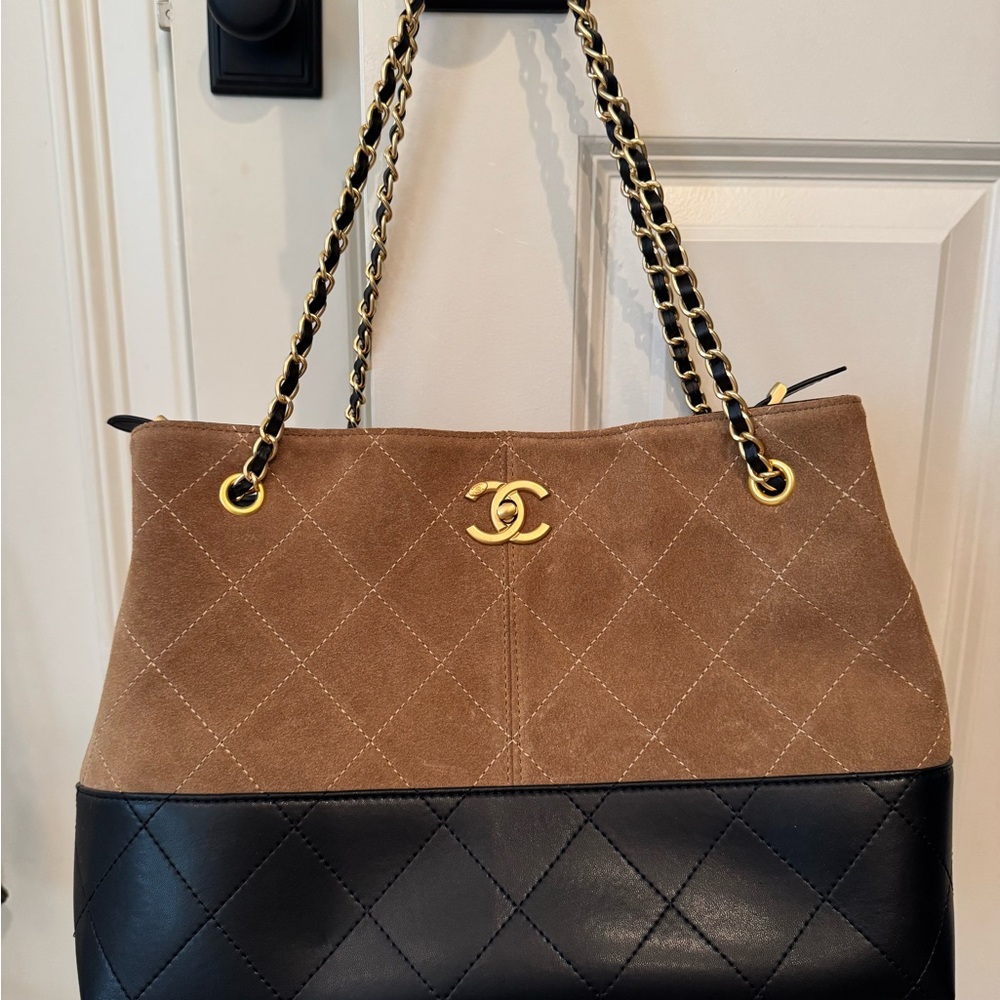 Chic Tan and Black Quilted Shoulder Bag
